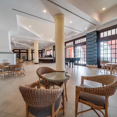 Üdülőközpont The Norm Oriental